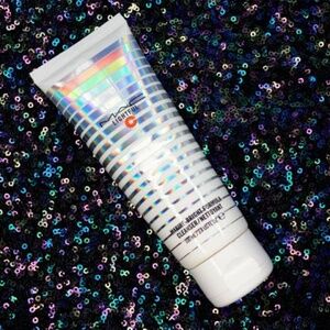 🆕MAC Lightful C Marine Bright Formula Cleanser